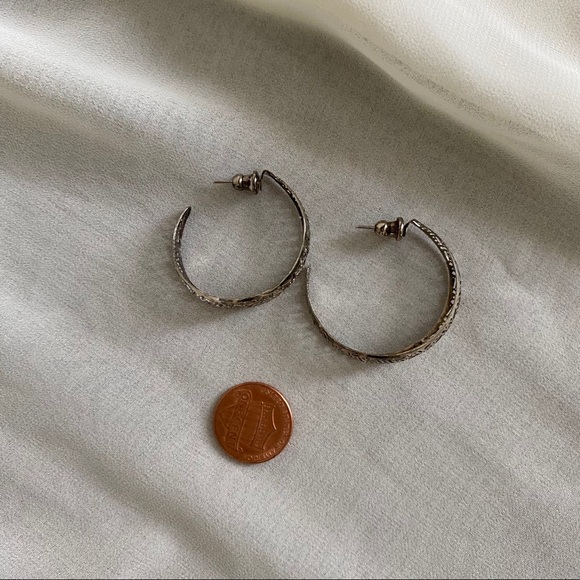 Vintage Silver Mid Century Cut Out Hoop Earrings - Picture 4 of 4
